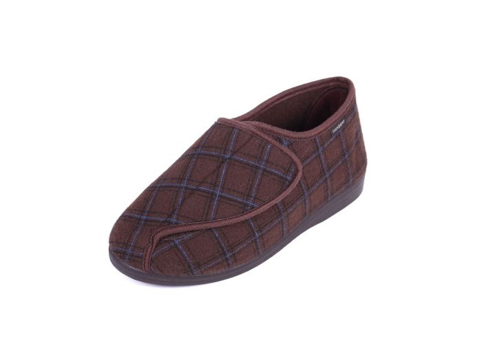 The Comfort Factor Embracing Wide Slippers for Men